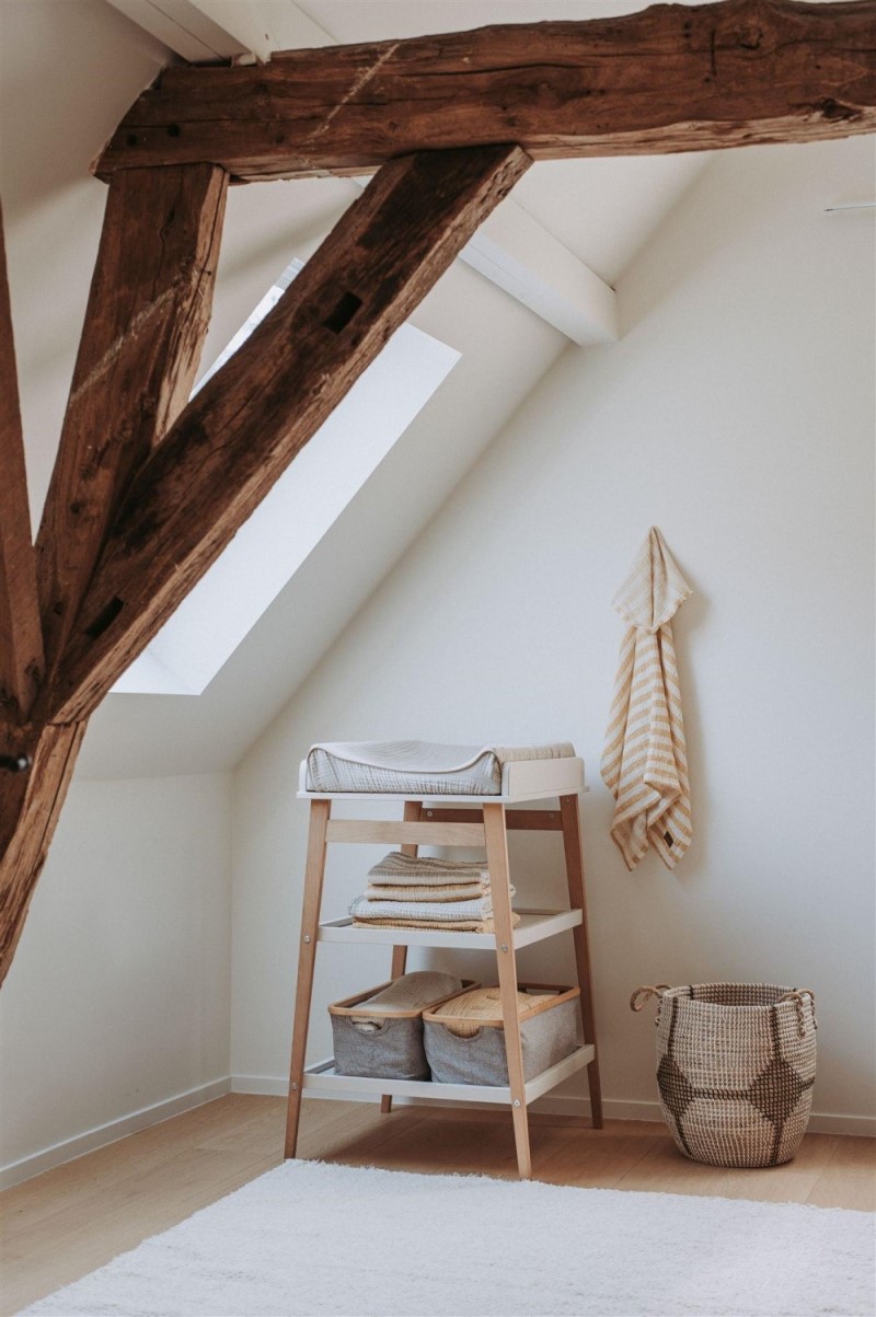 Prebaľovací pult z masívu Quax Hip